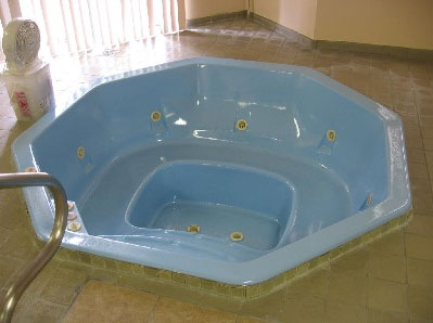 Kelowna Perma Shine Bathtub, Shower, Hotub and Jacuzzi Refinishing and Reglazing